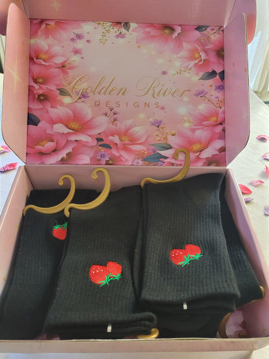 Women's Pink Strawberry Black 75% Cotton Sock 6 Pack